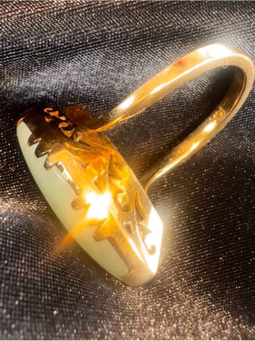 c1970's 14K yellow gold marquise cut cabochon Flower edged crown Jade ring  sz 6